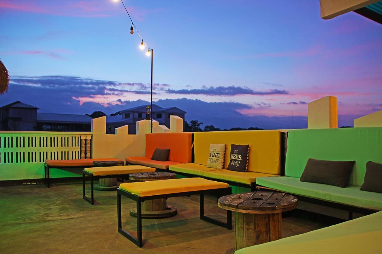 Antwet Backpacker'S Inn & Rooftop Bar Dumaguete City Экстерьер фото