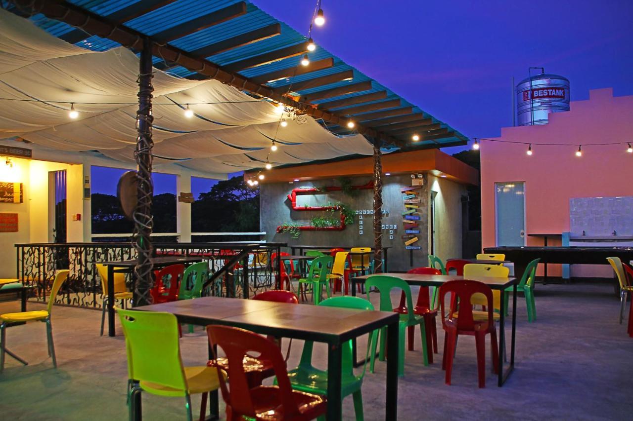 Antwet Backpacker'S Inn & Rooftop Bar Dumaguete City Экстерьер фото