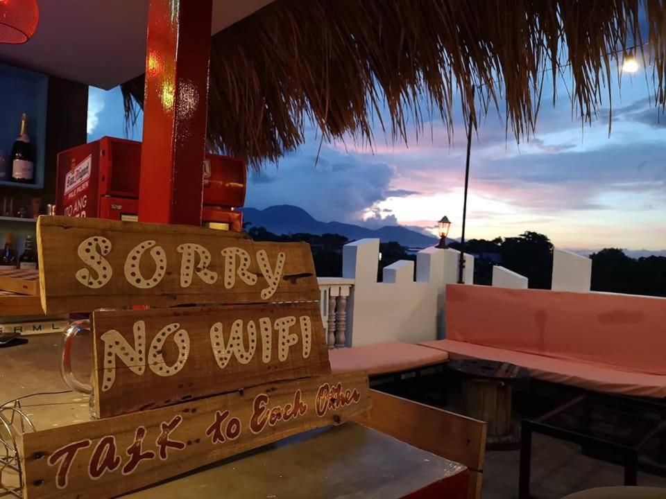 Antwet Backpacker'S Inn & Rooftop Bar Dumaguete City Экстерьер фото