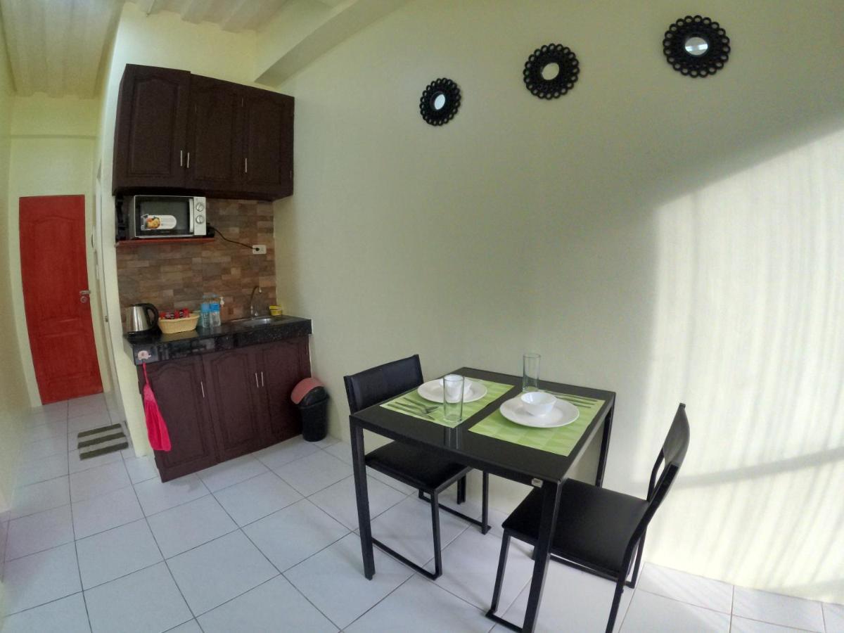 Antwet Backpacker'S Inn & Rooftop Bar Dumaguete City Экстерьер фото